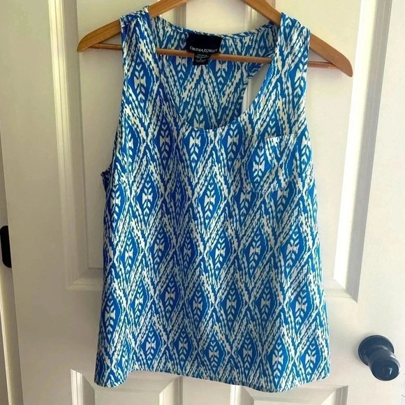 Cynthia Rowley Tops - Cynthia Rowley royal blue and white print rayon tank w racerback. Size L. Rayon